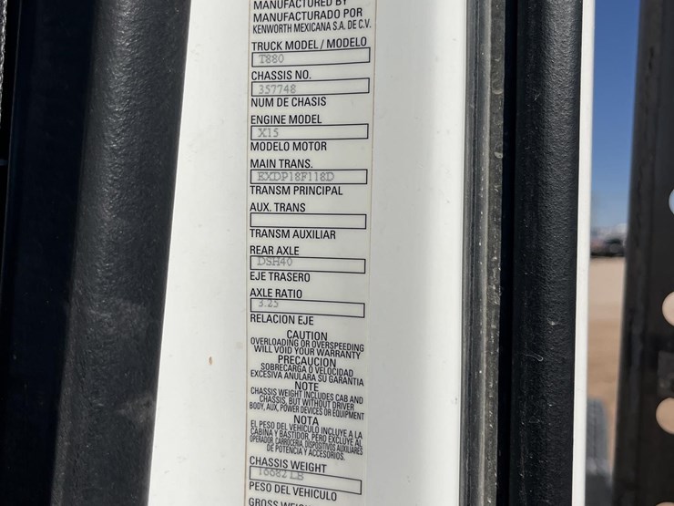 2024-kenworth-t880-image-12