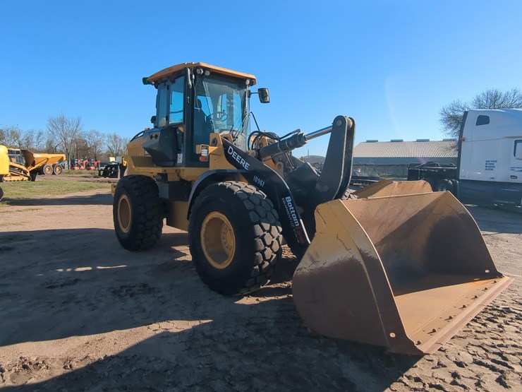 2023-deere-544p-image-3