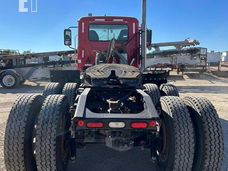 2020-mack-pinnacle-64t-image-7