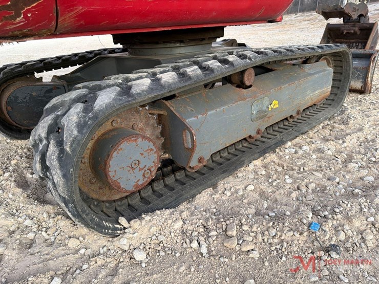 2020-takeuchi-tb230-image-5