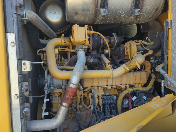 2023-deere-644p-image-11