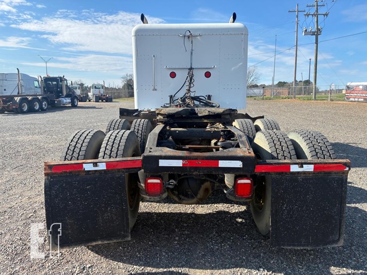 2007-peterbilt-385-image-5