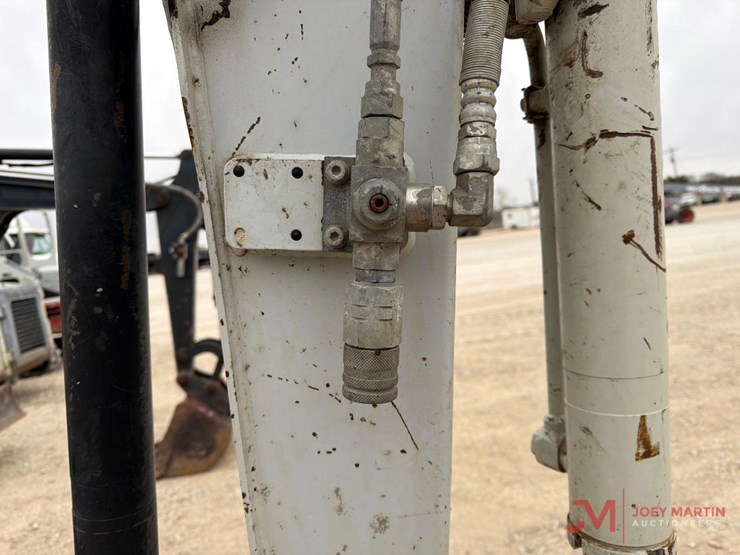 takeuchi-tb240-image-23