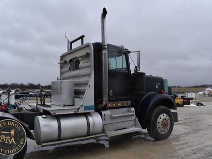 1982-kenworth-w900-image-7
