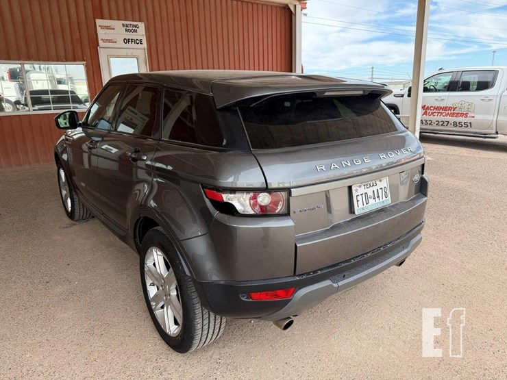 2015-land-rover-range-rover-image-4