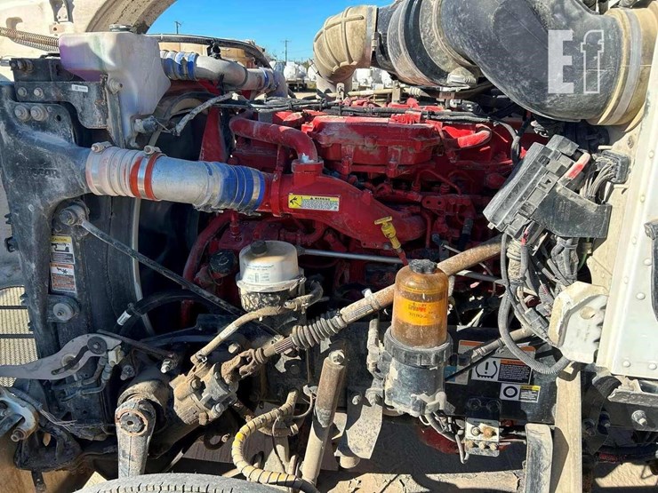 2016-peterbilt-365-image-5