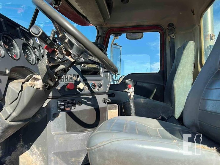 2012-mack-pinnacle-chu613-image-8