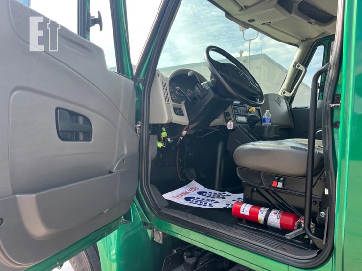 2019-international-durastar-4300-image-18