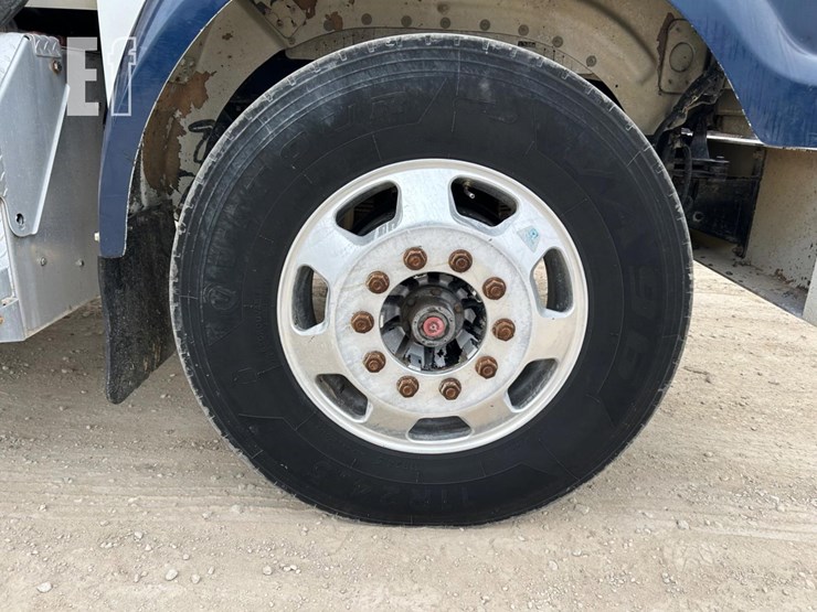 2014-western-star-4900-image-11