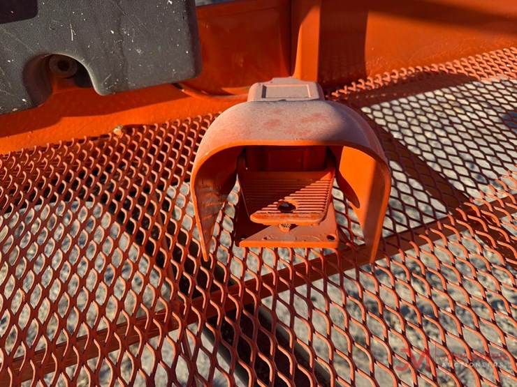 2015-jlg-600aj-image-9