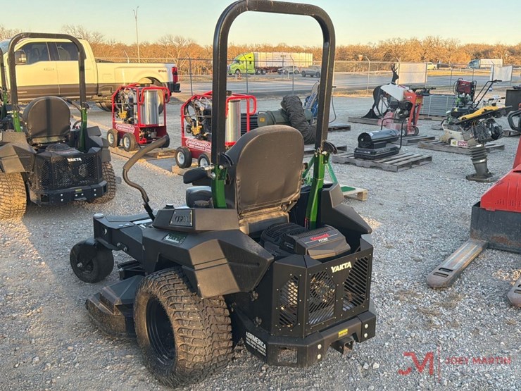 demo-yakta-yxr610-54"-zero-turn-mower-image-2