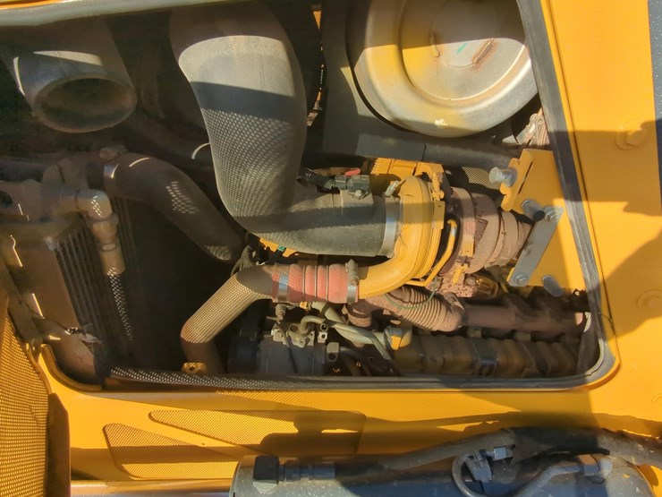 2020-deere-750l-lgp-image-14