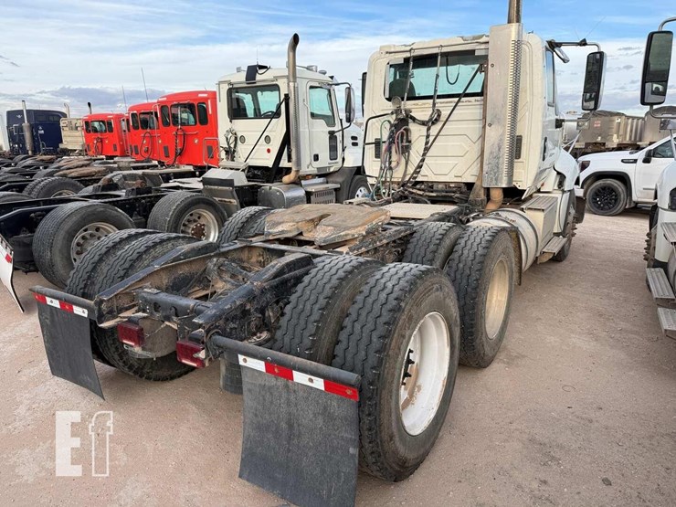 2017-international-prostar-image-2