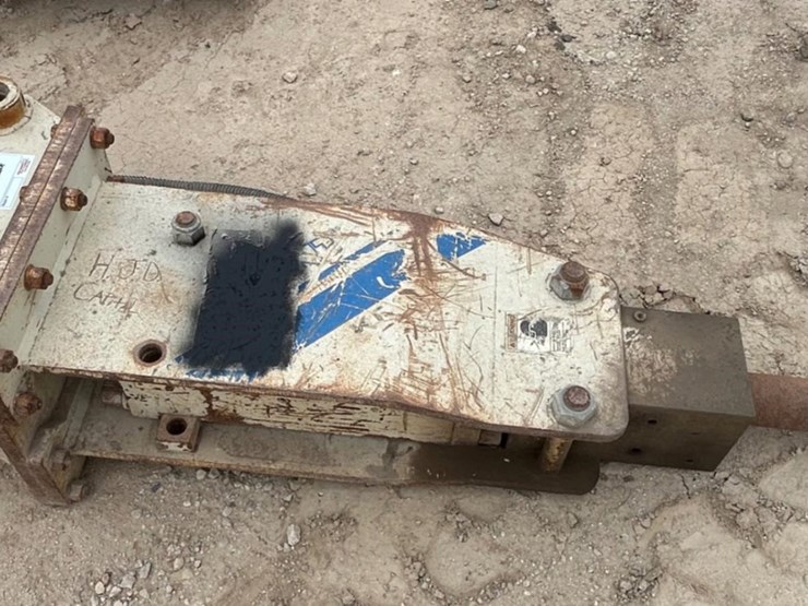 switch-hitch-hydraulic-hammer-attachment-image-2