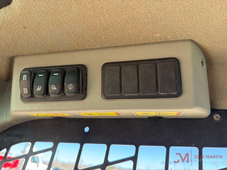 2021-caterpillar-259d3-image-19