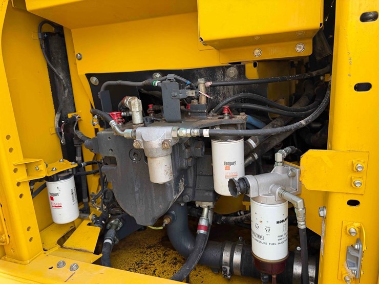 2021-komatsu-pc210-lc-11-image-19