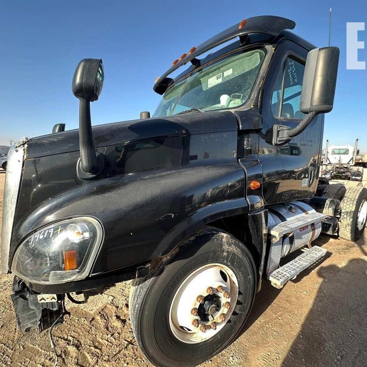 2013 FREIGHTLINER CASCADIA 125