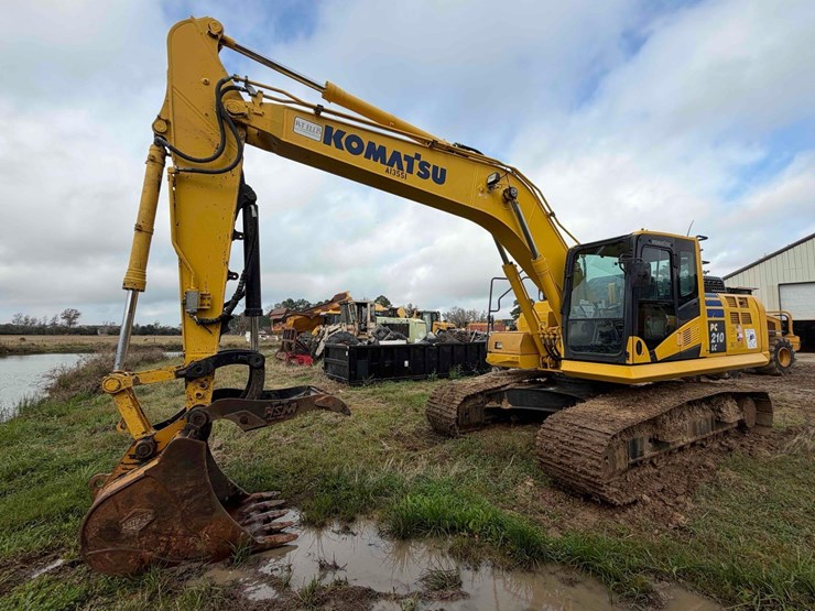 2021-komatsu-pc210-lc-11-image-3