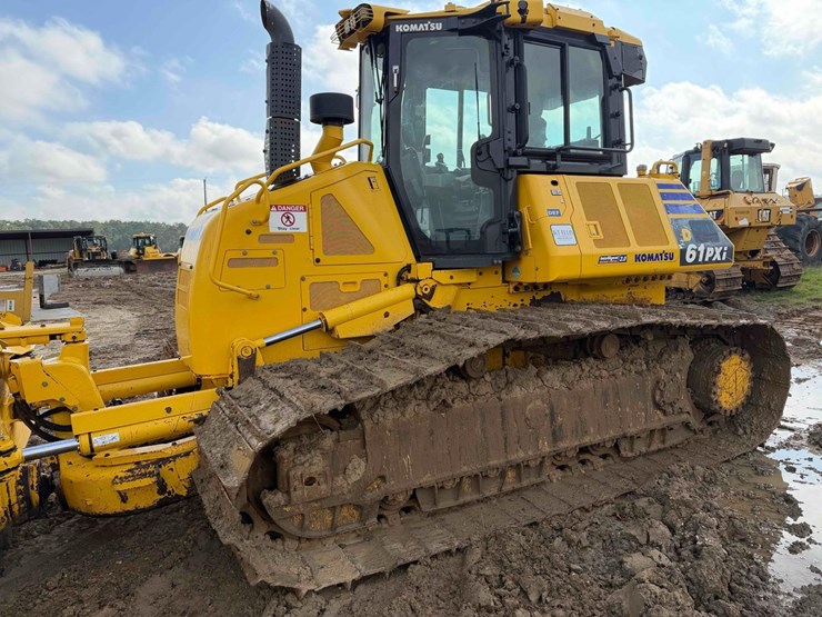 2021-komatsu-d61pxi-24-image-2