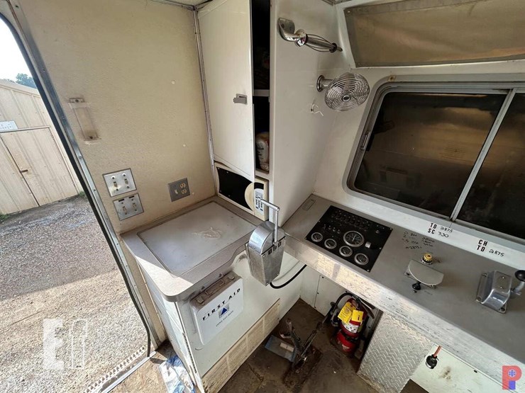 2002-freightliner-argosy-image-18