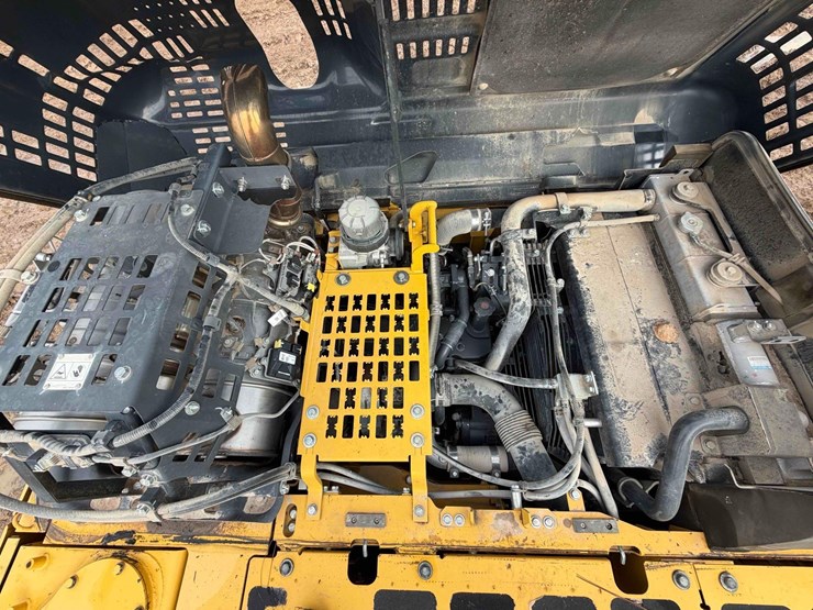 2021-komatsu-pc210-lc-11-image-22