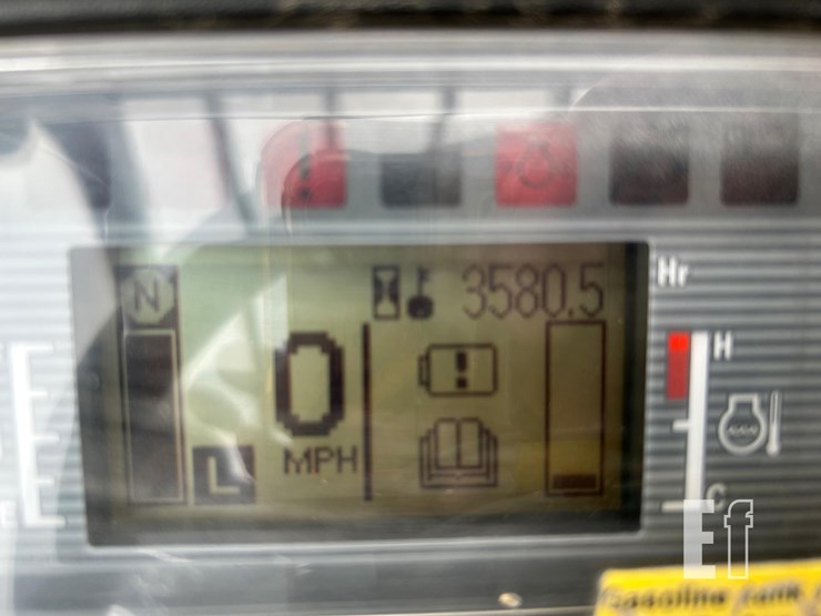 2019-caterpillar-gp25n-image-9