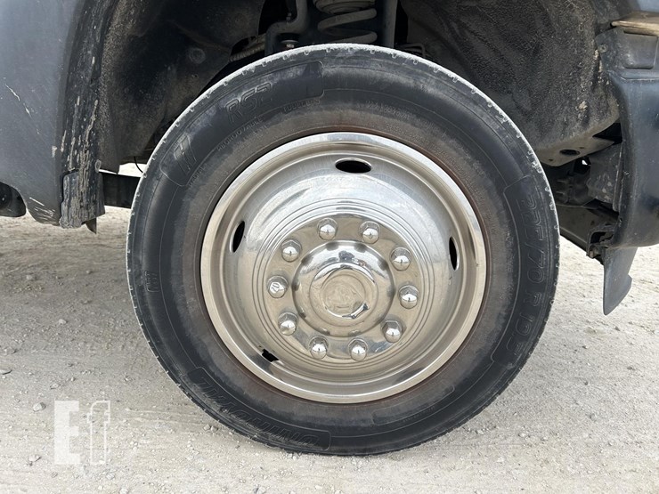 2016-ford-f550-image-12