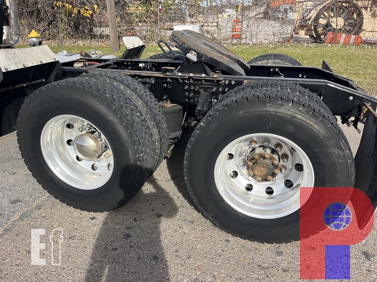 2014-mack-pinnacle-chu613-image-8