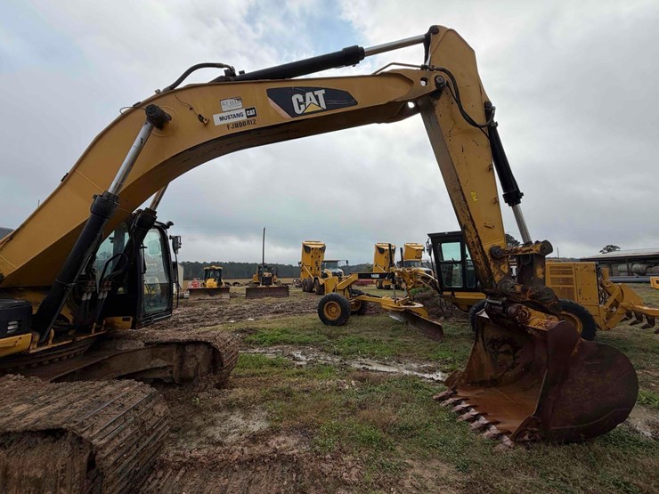 caterpillar-336el-image-13