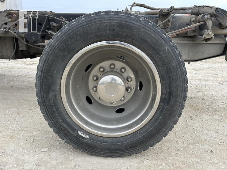 2016-ford-f550-image-11