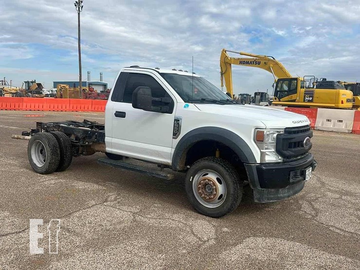 2020-ford-f550-image-3