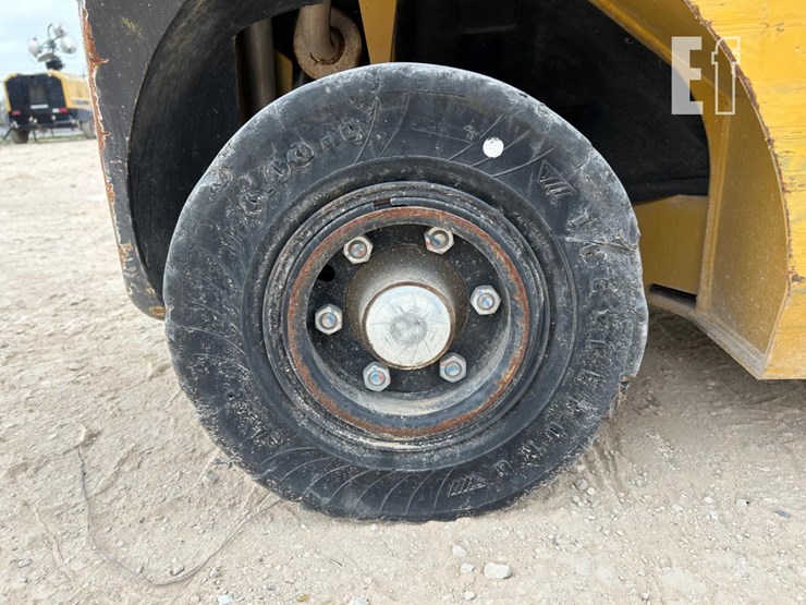 2019-caterpillar-gp25n-image-7