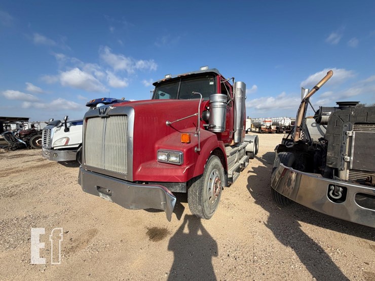 2015-western-star-4900ex-image-1