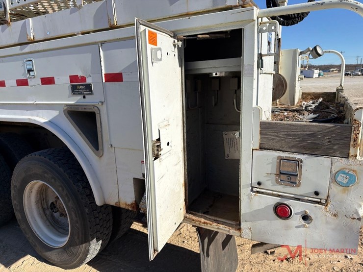 2008-international-7400-image-16