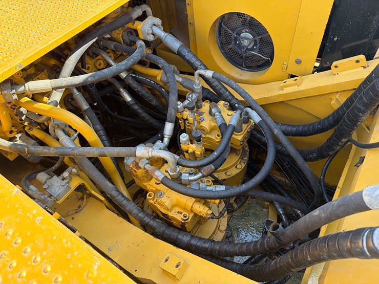 caterpillar-349el-image-21