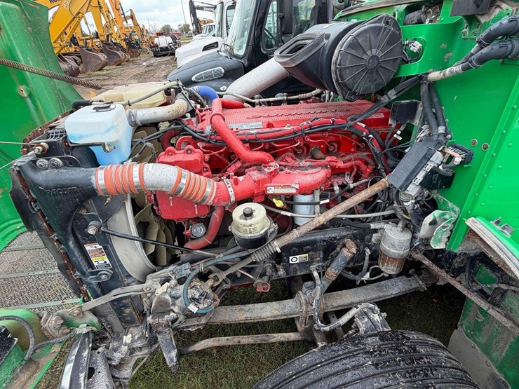 2014-peterbilt-386-image-15