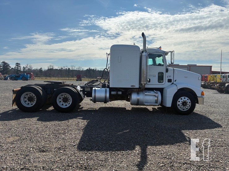 2007-peterbilt-385-image-4