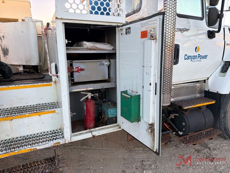 2008-international-7400-image-23