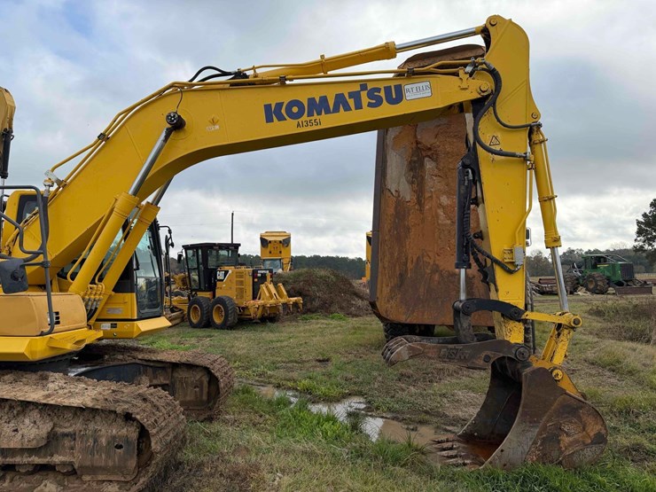 2021-komatsu-pc210-lc-11-image-12