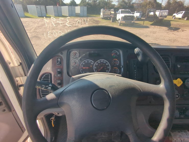 2019-international-van-truck-vn:dlp3794-image-17