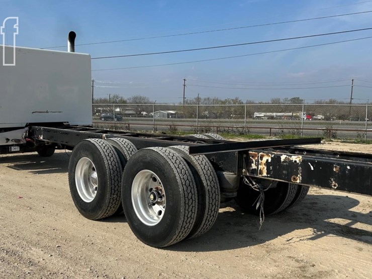 2009-peterbilt-340-image-6