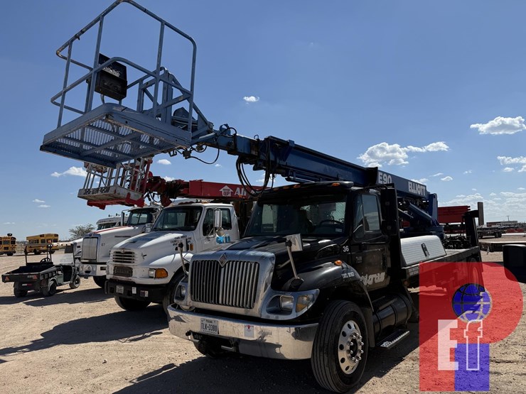 international-workstar-7400-image-2