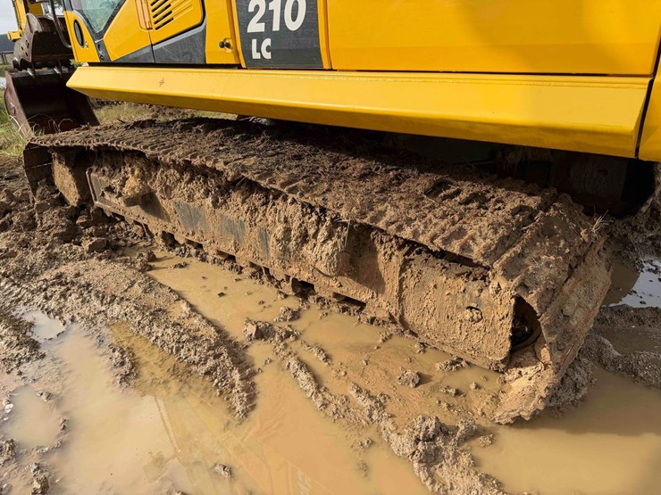 2021-komatsu-pc210-lc-11-image-8