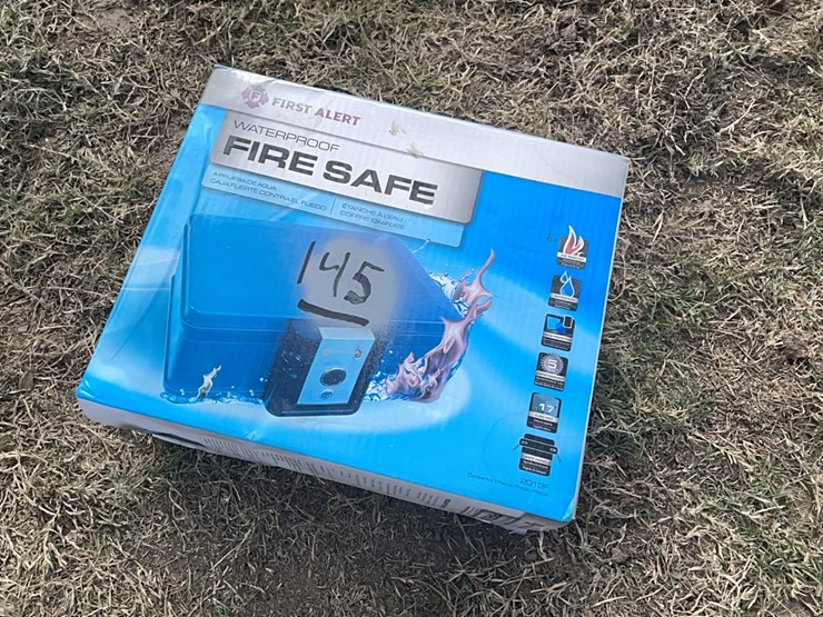 first-alert-2013f-.17-cu-ft-fire-and-water-proof-safe-new-support-equipment-image-1