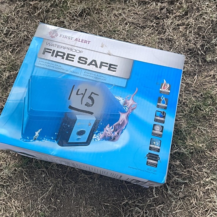 FIRST ALERT 2013F .17 CU FT FIRE AND WATER PROOF SAFE NEW SUPPORT EQUIPMENT