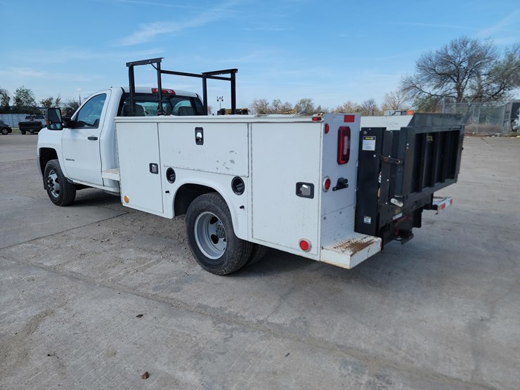 2019-chevrolet-3500-image-5