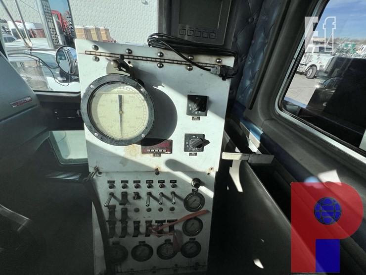 2006-kenworth-w900-image-5