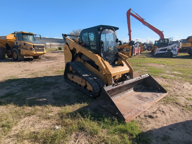 2020-caterpillar-299d-image-3