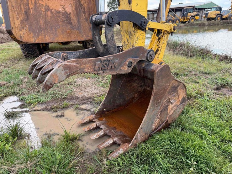 2021-komatsu-pc210-lc-11-image-13