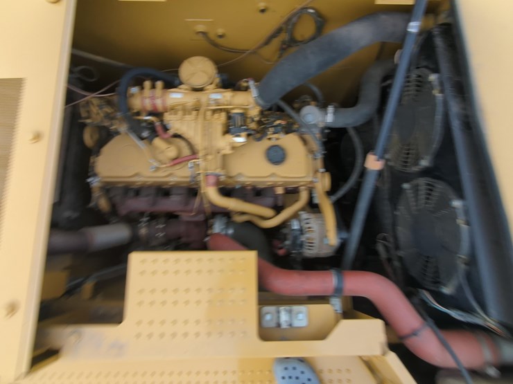 2019-caterpillar-330gc-image-16